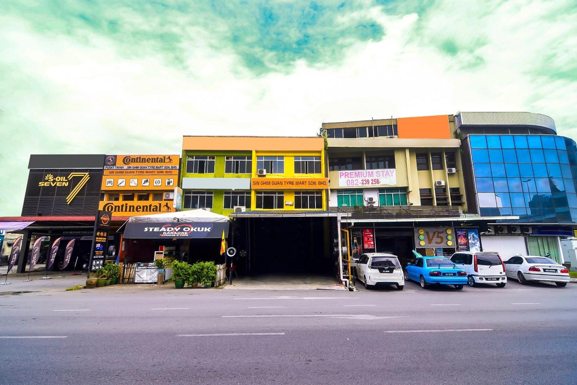 L&C Premium Stay Kuching Exterior foto